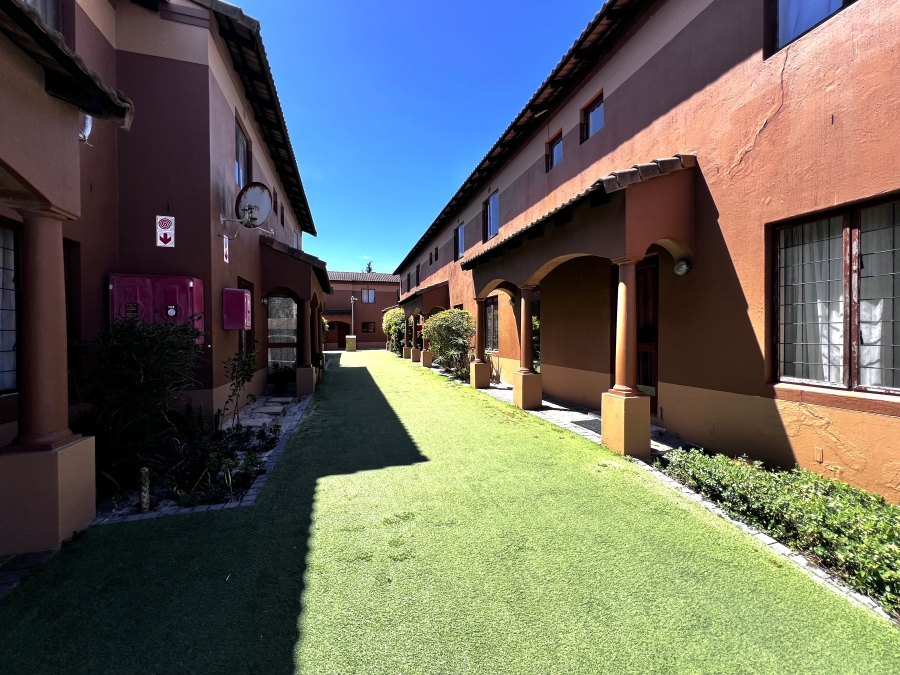 To Let 2 Bedroom Property for Rent in Parklands Western Cape